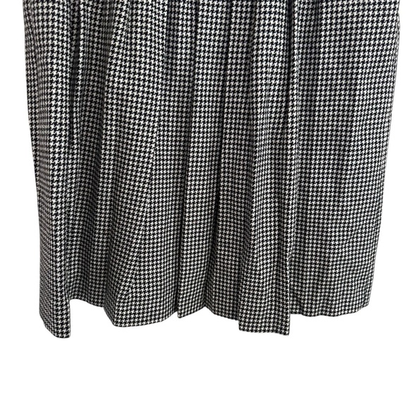 Chaus Vinatage Wool Blend Houndstooth Pattern Black & Grey Pleated Skirt Size L - Picture 3 of 6